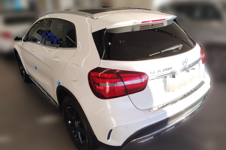 奔驰GLA 2019款 GLA 200 时尚型车身外观5