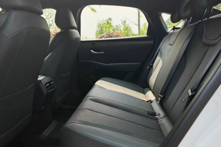 比亚迪 秦PLUS 2025款 DM-i 智驾版 55KM领先型中控内饰7003