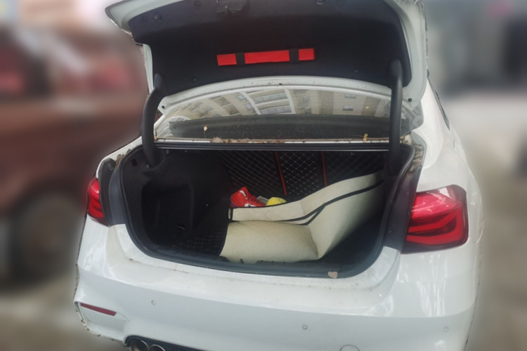 宝马3系 2019款 320i M运动曜夜版局部细节23