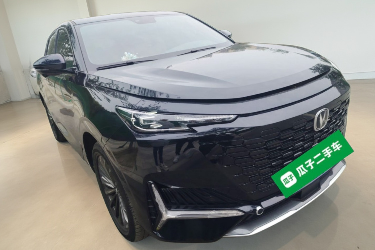 长安UNI-K 2021款 2.0T 卓越型车身外观3