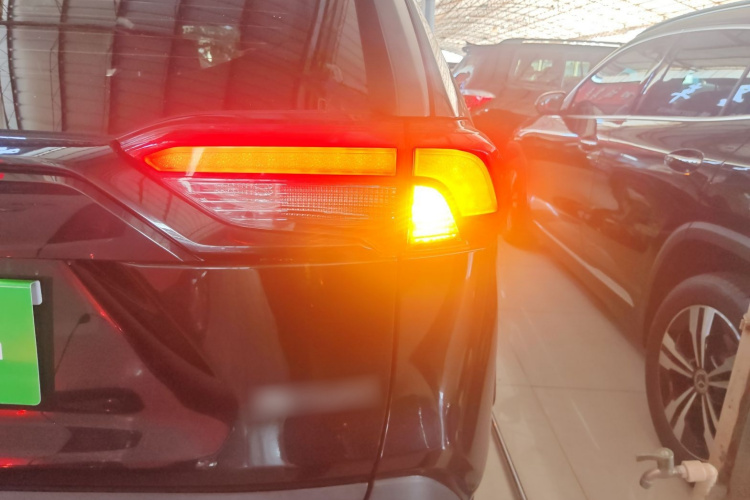 丰田 RAV4荣放 2021款 2.0L CVT两驱风尚版车身外观9