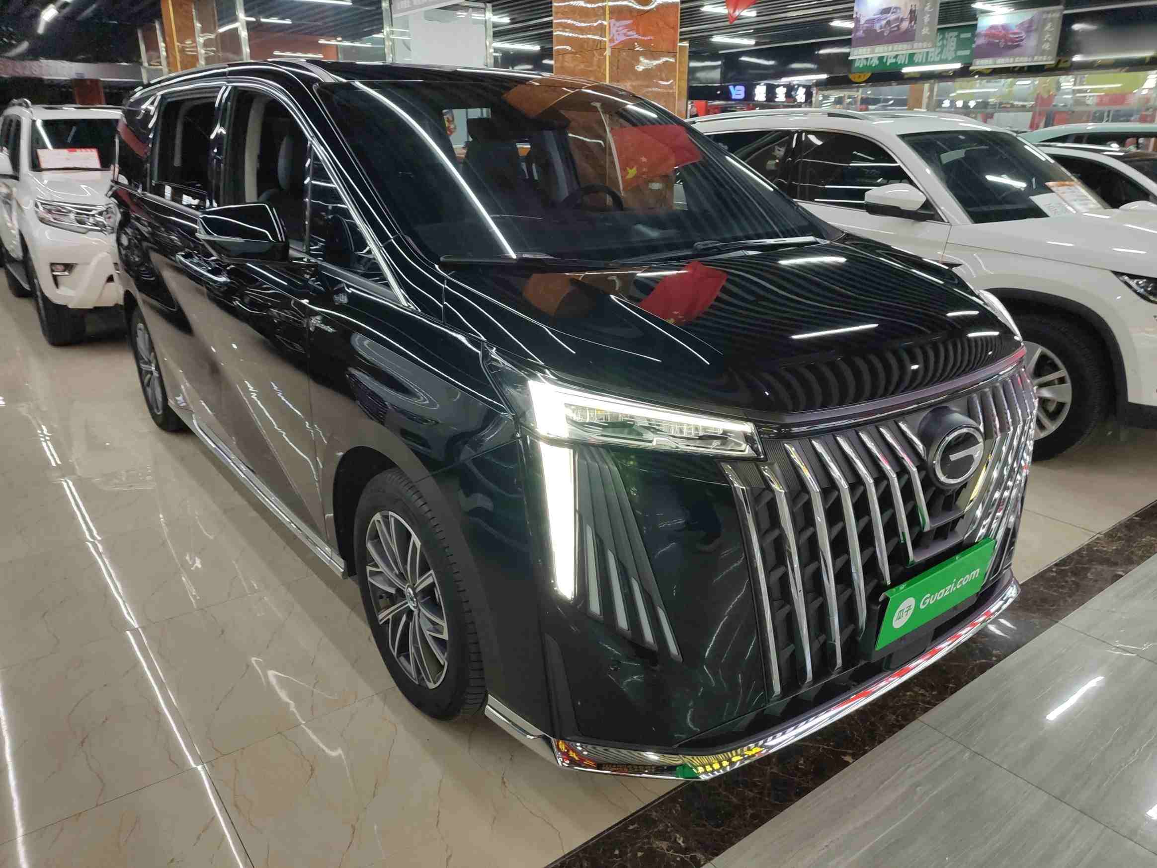 车辆右前45度外观展示
