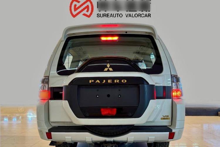 三菱 帕杰罗(进口) 2022款 帕杰罗V93 3.0L GLS 织物(中东)车身外观6005