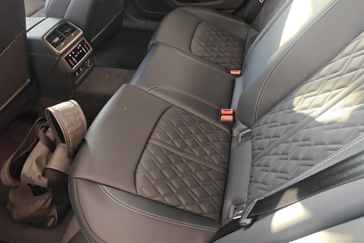 奥迪A6L 2026款 45 TFSI quattro 臻选动感型中控内饰21