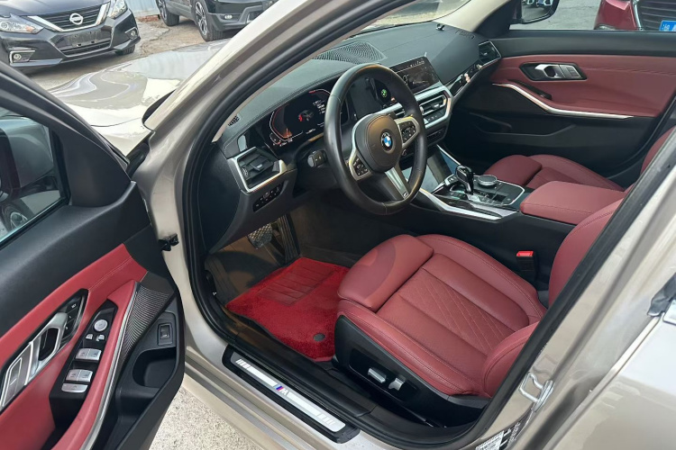 宝马3系 2022款 改款 325Li M运动套装中控内饰7005