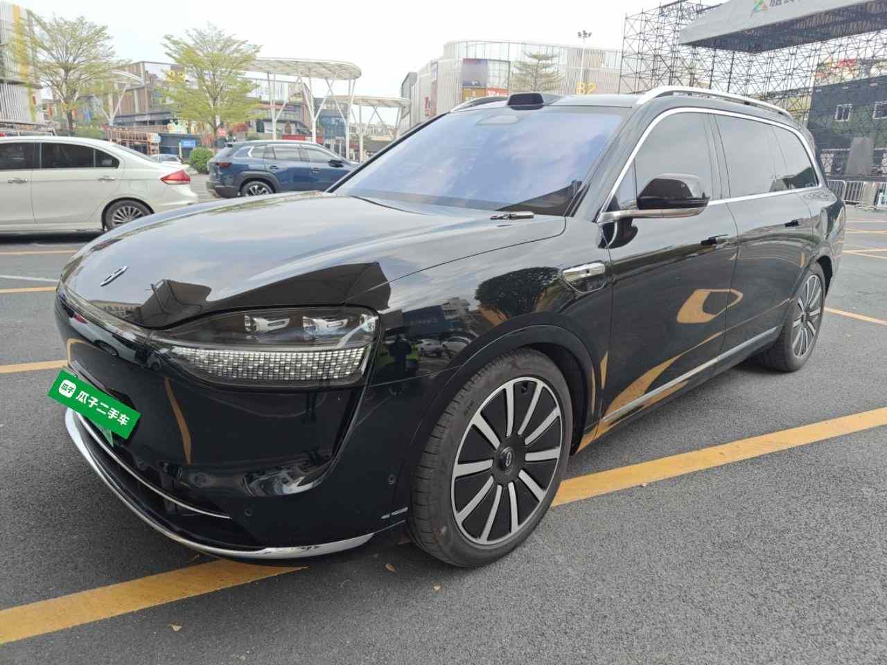 鸿蒙智行 问界M9 2024款 增程 Ultra版 42kWh 6座版(2)