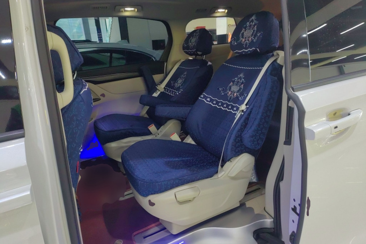 别克GL8 2022款 ES陆尊 653T 舒适型中控内饰21