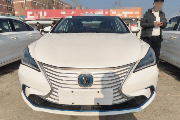 长安 逸动新能源 2019款 EV460 智享版车身外观2