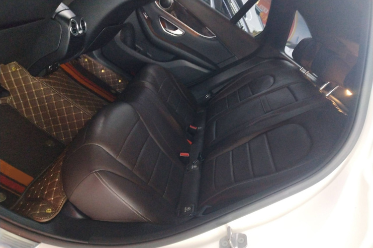 奔驰GLC 2019款 GLC 260 L 4MATIC 动感型中控内饰7004