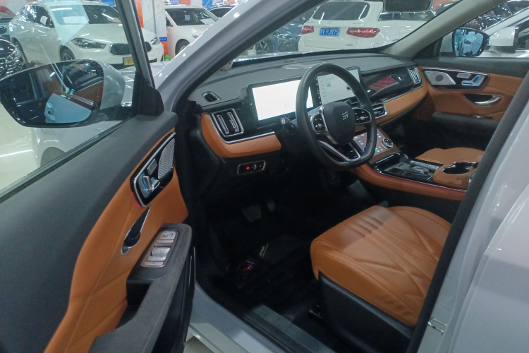 捷途山海L7 2024款 1.5T 120km ULTRA 7座中控内饰20