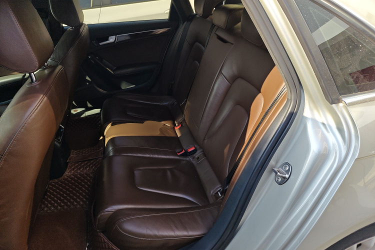 奥迪A4L 2016款 35 TFSI 自动舒适型中控内饰7004