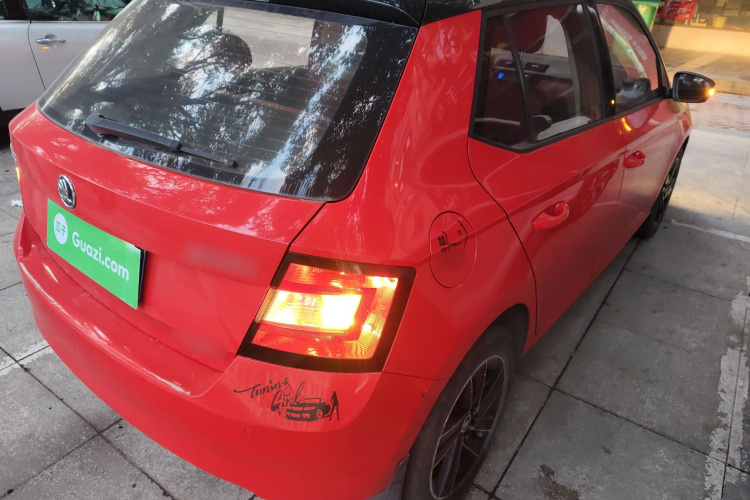 斯柯达 晶锐 2015款 1.6L 自动运动版车身外观7