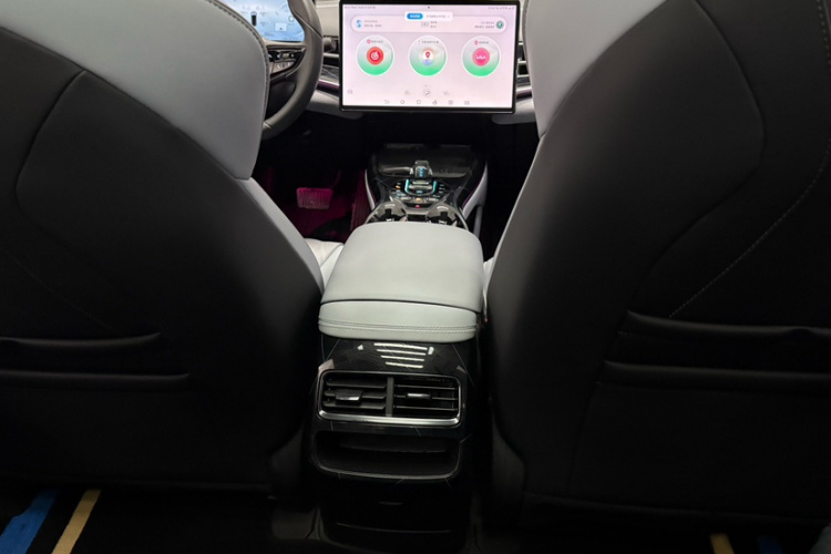比亚迪 海豹 2022款 700km 长续航后驱版中控内饰7010