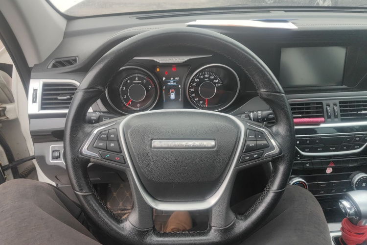 猎豹汽车 猎豹CS10 2017款 2.0T 自动都市型中控内饰13