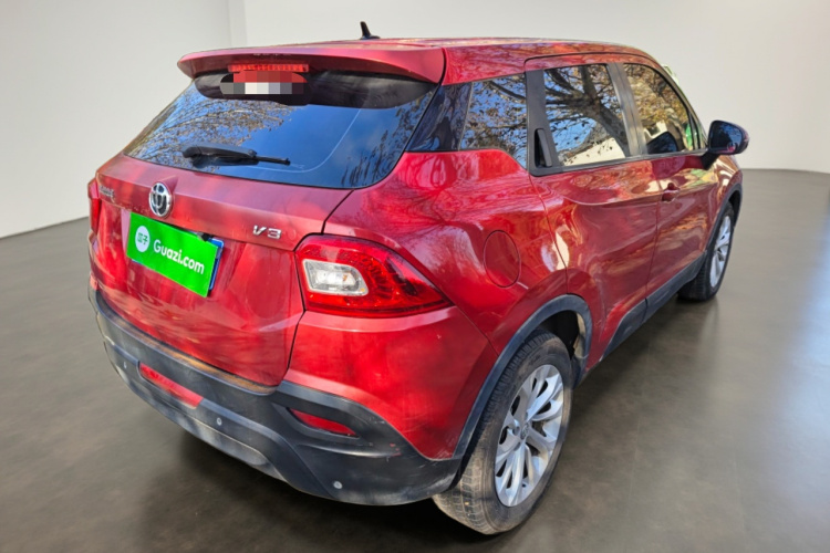 中华V3 2016款 1.5L 手动舒适型车身外观7