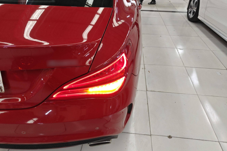 奔驰CLA 2015款 CLA 220 4MATIC车身外观9