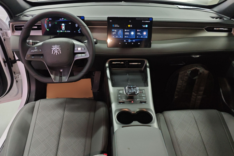 比亚迪 秦PLUS 2025款 DM-i 智驾版 55KM领先型中控内饰12