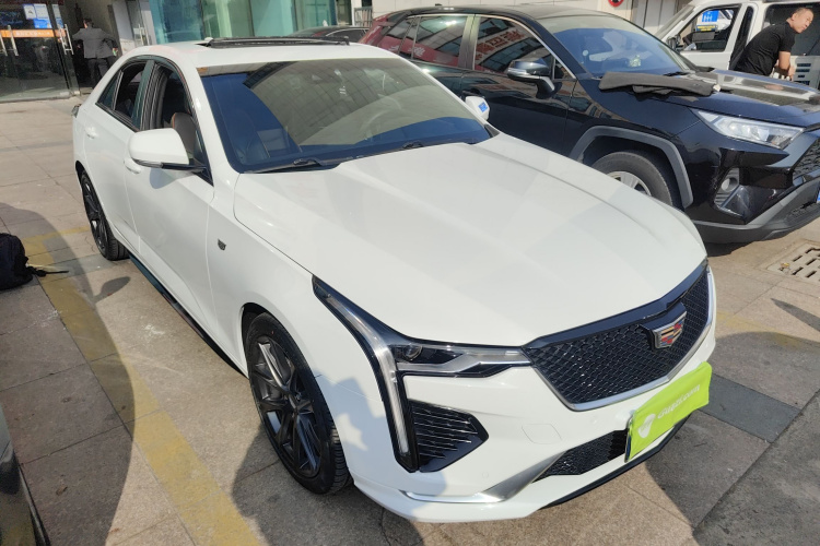 凯迪拉克CT4 2020款 28T 精英型车身外观3