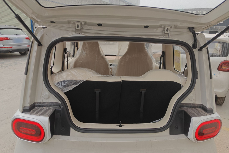 五菱汽车 宏光MINIEV 2024款 第三代 215km 青春版机舱底盘23