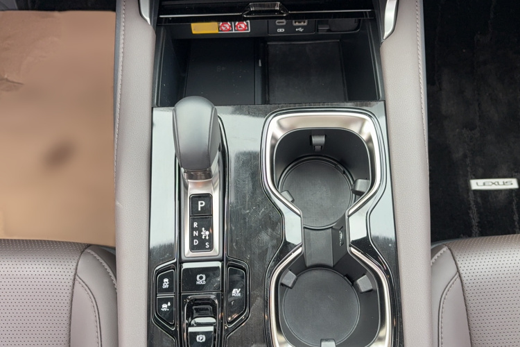 雷克萨斯RX 2023款 350h 四驱醇享版局部细节18