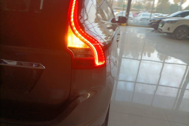 沃尔沃XC60 2015款 T5 AWD 智远版车身外观9