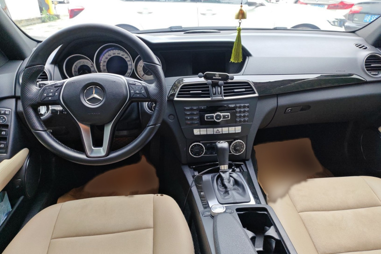 奔驰C级 2013款 C 260 时尚型 Grand Edition中控内饰7002