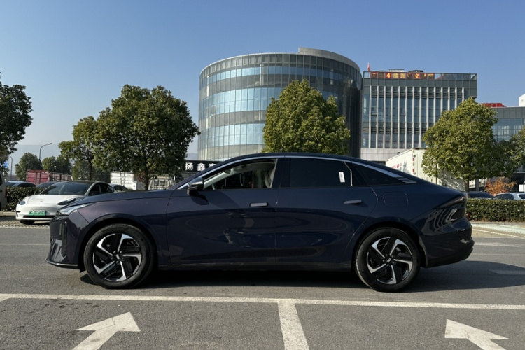 吉利银河 银河L6 2023款 125km MAX车身外观6001