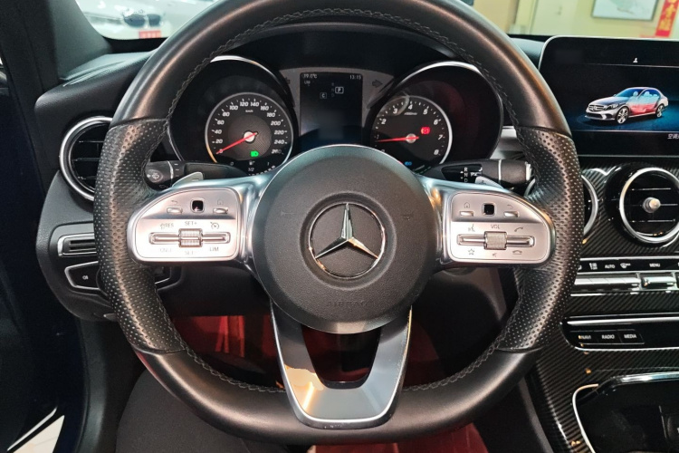 奔驰C级 2019款 C 260 运动版中控内饰13