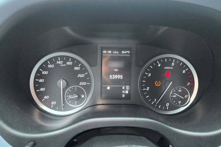 奔驰 威霆 2021款 2.0T 商务版 7座局部细节14