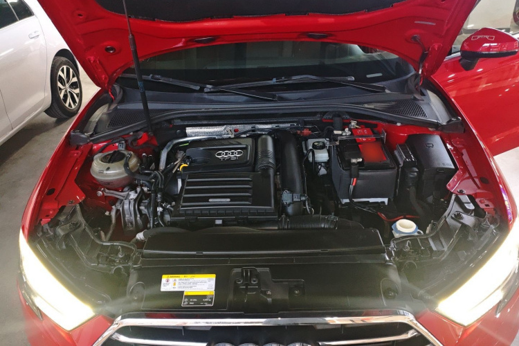 奥迪A3 2019款 Sportback 35 TFSI 风尚型 国V机舱底盘24