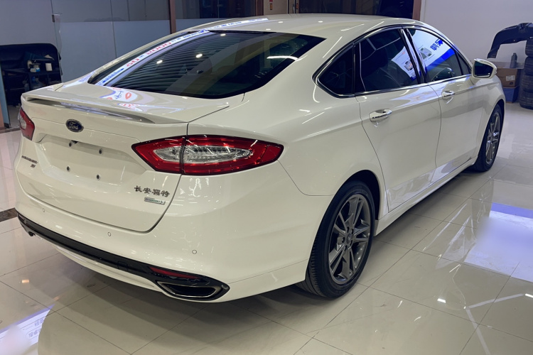 福特 蒙迪欧 2013款 2.0L GTDi240豪华运动型车身外观6006