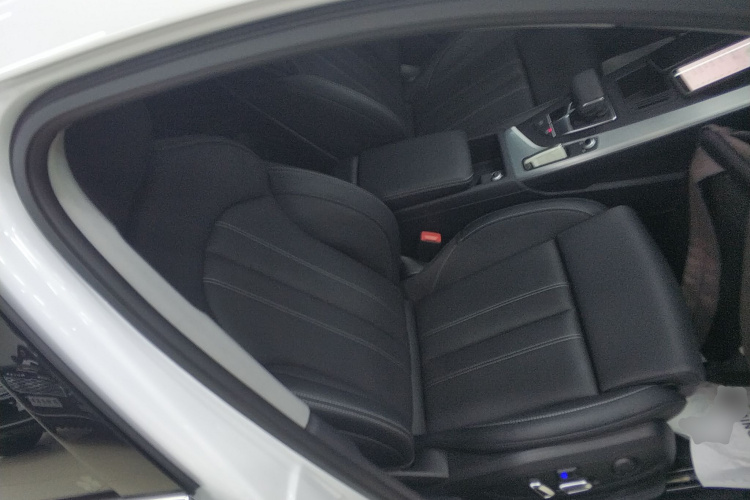 奥迪A4L 2024款 40 TFSI 时尚动感型局部细节41