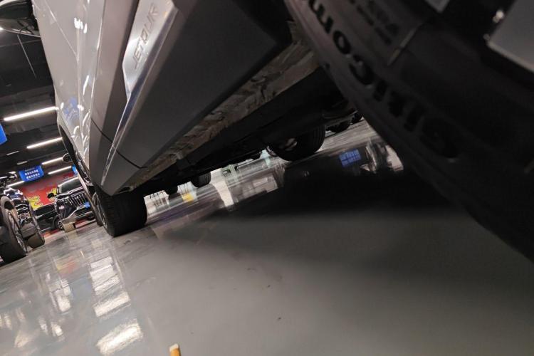 捷途X90 PRO 2024款 2.0T DCT尊贵版 5座机舱底盘30