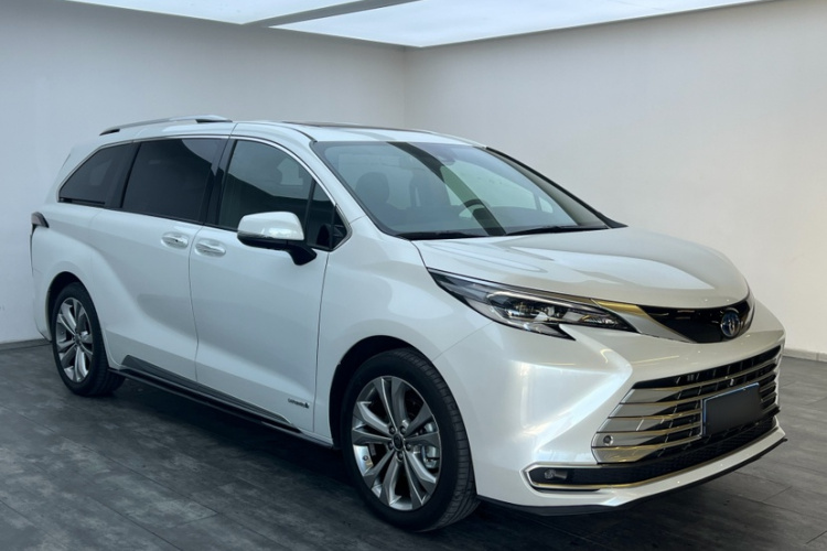 丰田 赛那SIENNA 2023款 2.5L混动 铂金版车身外观6002