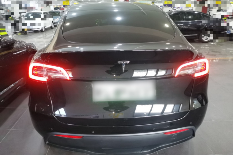 特斯拉 Model Y 2022款 后轮驱动版车身外观6004