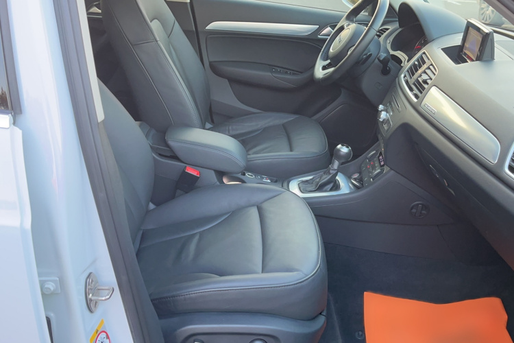 奥迪Q3 2017款 35 TFSI quattro 全时四驱风尚型局部细节41