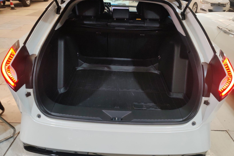 丰田bZ5 2025款 550 PRO智行版机舱底盘23