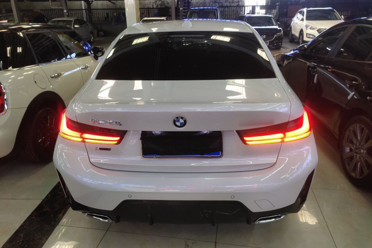 宝马3系 2023款 325Li xDrive M运动套装车身外观6004