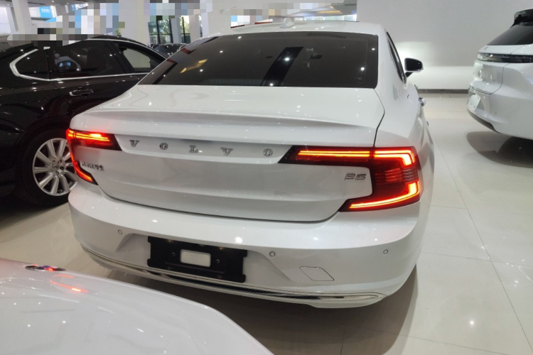 沃尔沃S90 2022款 B5 智逸豪华版车身外观6
