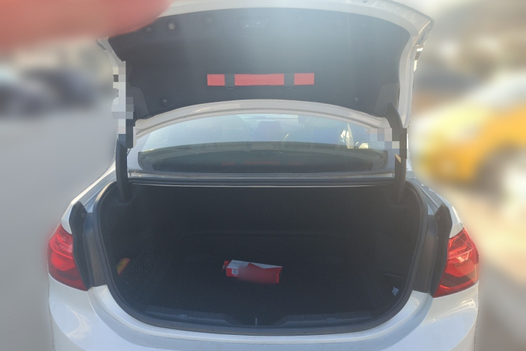 宝马1系 2018款 118i 运动型中控内饰23