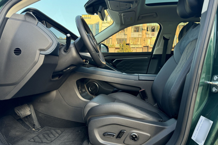 岚图汽车 岚图FREE 2024款 超长续航智驾版中控内饰7001