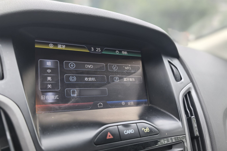 福特 福克斯 2012款 两厢 1.6L 自动舒适型局部细节16