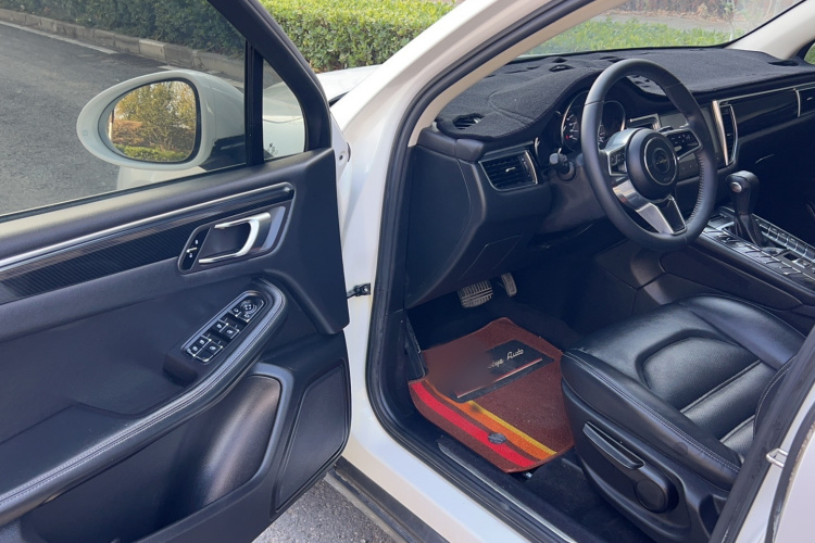 众泰SR9 2017款 2.0T 自动极致之光版中控内饰7001