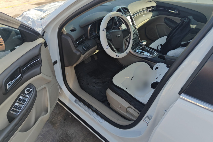 雪佛兰 迈锐宝 2013款 2.0L 自动舒适版中控内饰20