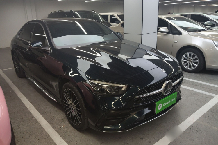 奔驰C级 2022款 改款 C 260 L 运动版车身外观3