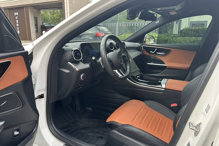 奔驰C级 2022款 改款 C 200 L 运动版中控内饰7004