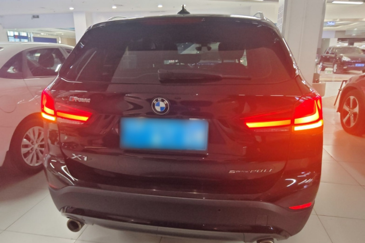 宝马X1 2020款 sDrive20Li 时尚型车身外观6004