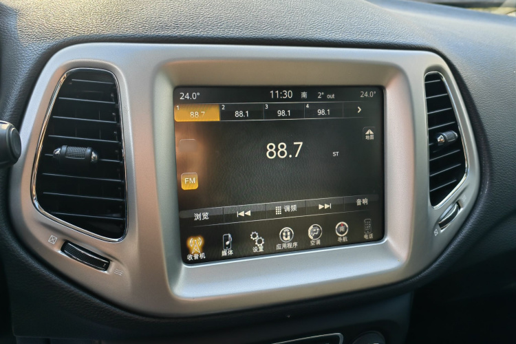 Jeep 指南者 2017款 200T 自动家享四驱版局部细节16