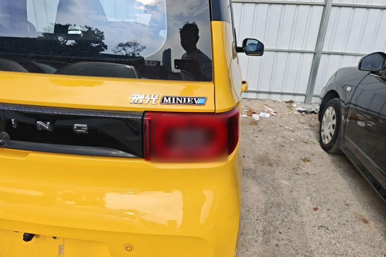 五菱汽车 宏光MINIEV 2022款 马卡龙臻享款 三元锂车身外观9