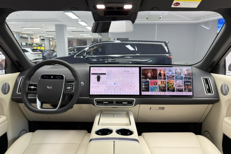 理想汽车 理想L8 2023款 Air中控内饰7003